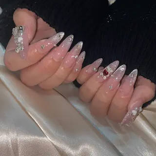 ネイル la vie Luire所属・la vie Luire アスカのネイルデザイン