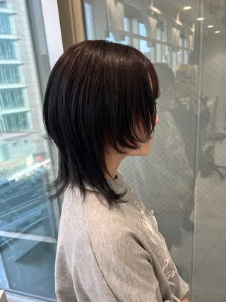 ミディアム ウルフカット/ ハイトーン/作山葵のヘアスタイル