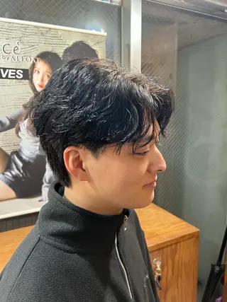 ショート パーマ メンズ メンズ職人/センター パート/富沢真斗のヘアスタイル