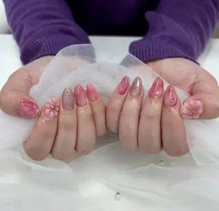 ネイル 秋元 琴音のネイルデザイン