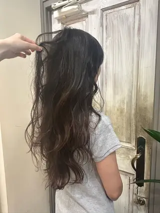 ロング 野中 麻衣のヘアスタイル
