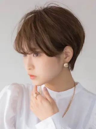 ショート カラー 白岩 君予のヘアスタイル
