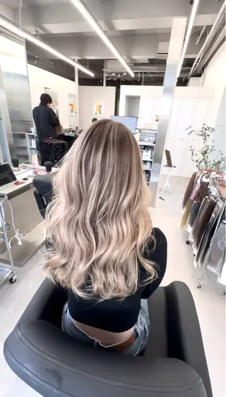 ロング カラー ブリーチ担当数 心斎橋No.1アプのヘアスタイル