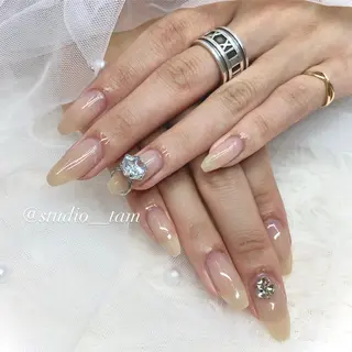 ネイル studio tam 髙橋彩夏のネイルデザイン