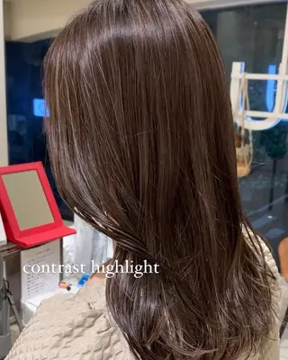 セミロング 赤みオフの透明感職人 /ケア重視の美髪施術のヘアスタイル
