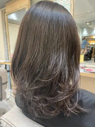 セミロング レイヤーカット・ 縮毛矯正 星野のヘアスタイル