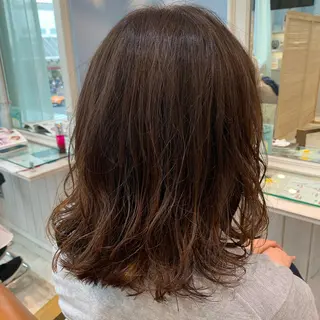 ミディアム 小林 永佳のヘアスタイル