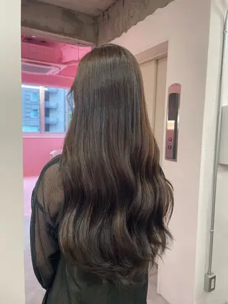 ロング カラー 柳 柚衣のヘアスタイル