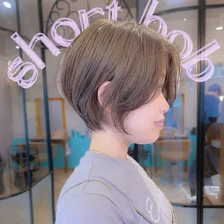 ショート ストンボブ/レイヤー 艶カラー💎ヒデジのヘアスタイル