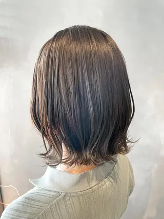 ミディアム カラー 長谷川 沙紀のヘアスタイル