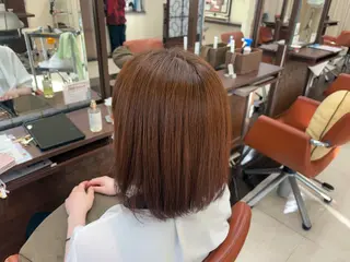 カラー 朝倉友香 ハイトーン×韓国風のヘアスタイル