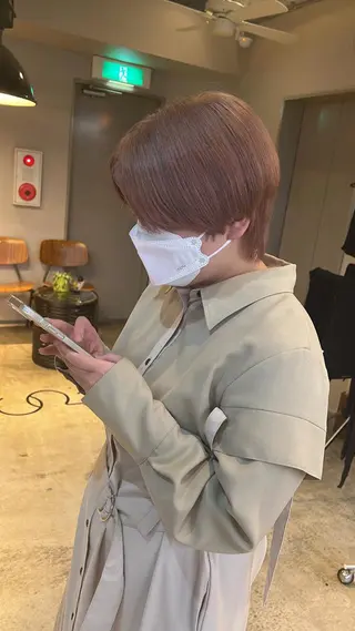 ミディアム ミルクティーベージュ outaのヘアスタイル