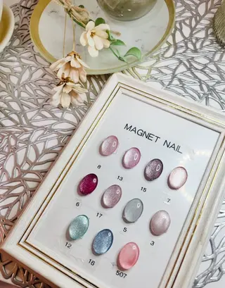 ネイル 矢冨 彩花のネイルデザイン