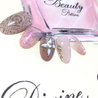 ネイル ネイルサロン アティロン所属・ネイルサロン アティロンのネイルデザイン