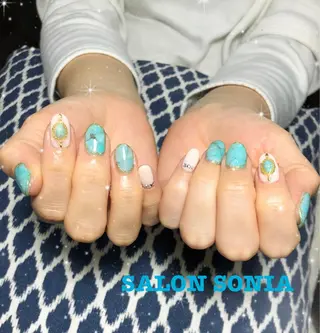 ネイル 小顔・毛穴・たるみ ネイル　似内真樹のエステ・リラクイメージ