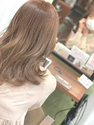 ミディアム ブリーチ毛に縮毛矯正 ✨カラー✨山田 正幸のヘアスタイル