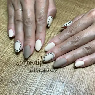 ミディアム ネイル ツメトマツゲ .のネイルデザイン