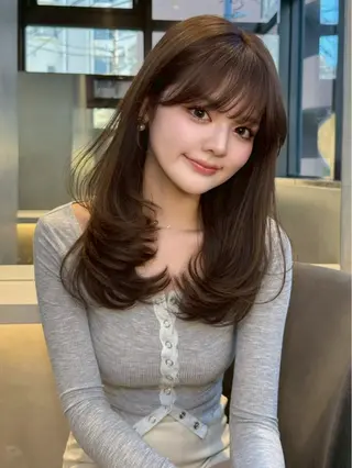 セミロング ミスズ トレンド✨ カット🩵🩶のヘアスタイル