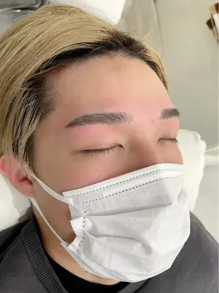 メンズ アイブロウ アイブロウサロン店長 🫧AMIの眉毛・アイブロウイメージ