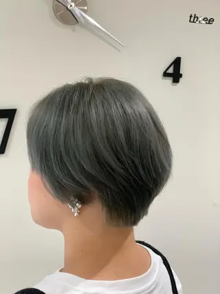 ショート カラー 松吉 純平のヘアスタイル