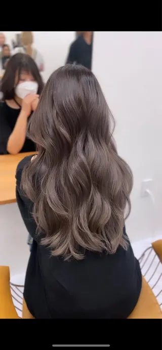 ロング 長尾 理子のヘアスタイル