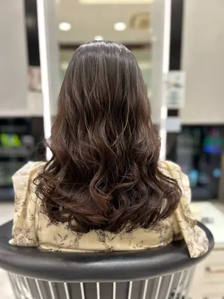 ミディアム パーマ 垢抜けヘア 韓国ヘア銀座近下菜央のヘアスタイル