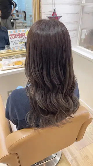 ロング 清水 真衣のヘアスタイル
