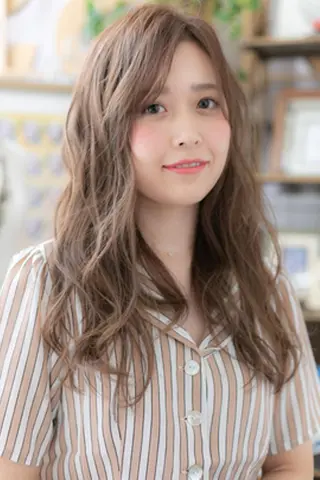 ロング カラー 小顔カット得意🌟 岩渕麻由のヘアスタイル