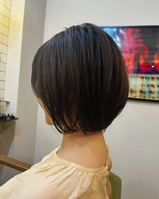 ミディアム カラー 丸みショート🌙 タッセルボブ/井上翔のヘアスタイル