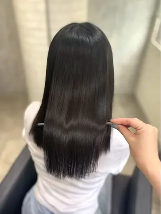 ロング カラー shiori/透明感 /顔周り/髪質改善のヘアスタイル