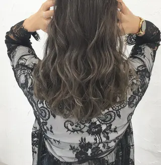 ロング ヘアアレンジ 大人垢抜け ダブルカラー【上野】のヘアスタイル
