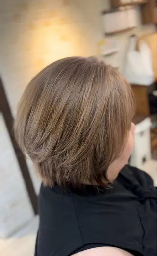 ショート 飯星慧斗 /ブリーチ、縮毛矯正のヘアスタイル