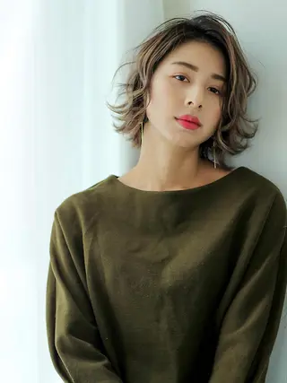 ショート カラー Luxbe hakataのヘアスタイル