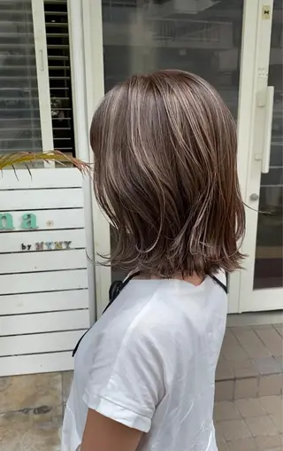 ミディアム 西元 亜由美のヘアスタイル