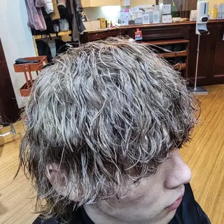 メンズ FREEX所属・特殊パーマ 片山恭兵のヘアスタイル