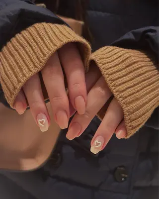 ネイル Elio所属・Elio 国泰寺のネイルデザイン