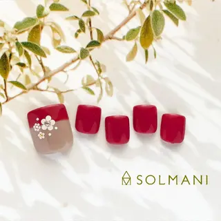 ネイル SOLMANI 予約担当のネイルデザイン