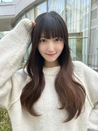 カラー 冬の透明感🩶レイヤ ー🩶上野BABYのヘアスタイル