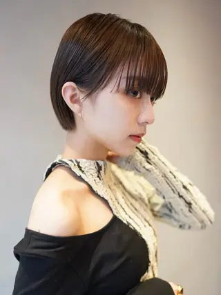 ショート effect横浜所属・切りっぱなしボブ/ 艶カラー/綾莉のヘアスタイル
