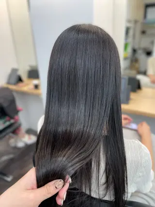 ロング カラー WISTERIA P LUS1 ikumiのヘアスタイル