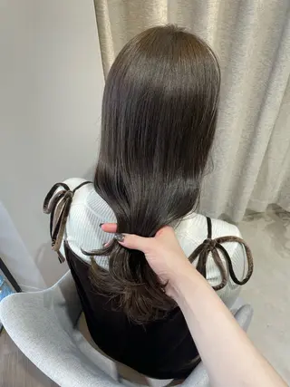 ロング カラー ayano / 透明感・くすみカラーのヘアスタイル