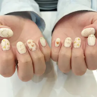 ネイル pool🦄 miyamoto.のネイルデザイン