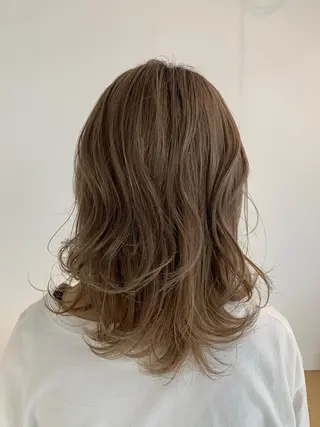 ミディアム 福田 千尋のヘアスタイル