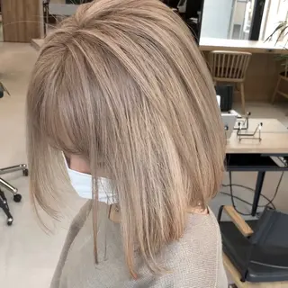 ミディアム 🫧ハイライトカラー 🫧 𝓜𝓘𝓤のヘアスタイル