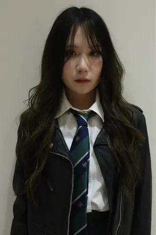 ロング カラー 都築 あんずのヘアスタイル