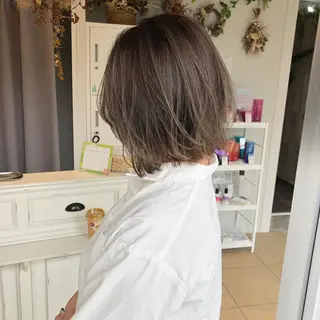ミディアム ＨＩ ROのヘアスタイル