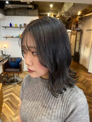 ミディアム カラー HOMIE TOKYO所属・sora / 渋谷 / ハイトーンのヘアスタイル