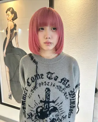 ショート カラー Via  京都烏丸所属・ハイトーン/ブロンド /レイヤー/りなのヘアスタイル