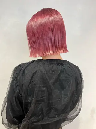 ショート カラー 切りっぱなしボブ 艶カラー🌷江梨🍎のヘアスタイル