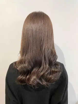 ロング カラー ヘアアレンジ にいた　かづしげのヘアスタイル